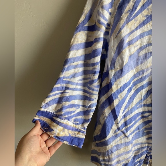 JM Collection - Linen Button Up Top - Picture 4 of 8